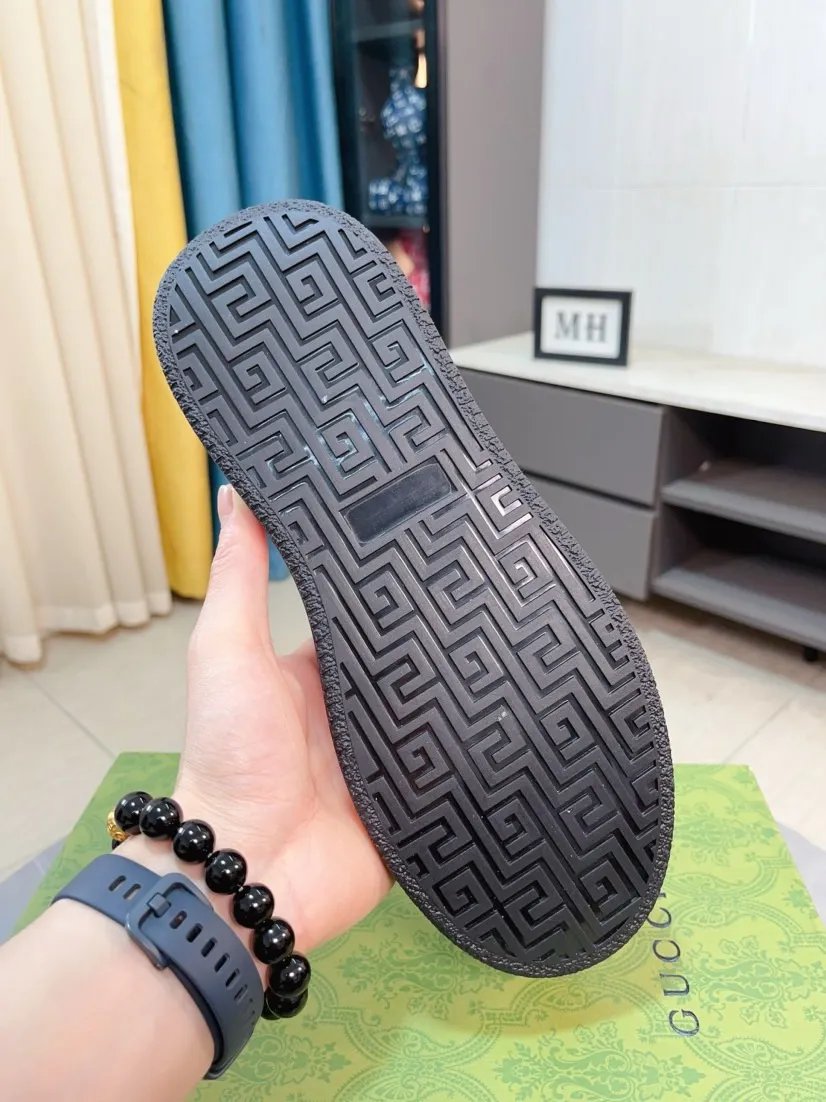 Men's shoes 💰458🌹🌹[GUCCI] Gucci's new lace-up casual men's shoes are on the market first, and the materials and workmanship are superior to all versions on the market. The highest quality shipped first-layer cowhide with imported original perforated materials➕Genuine leather lining, privately molded soft outsole, high foot comfort, imported special materials highlight the brand's unique charm, high-end customization 38-44